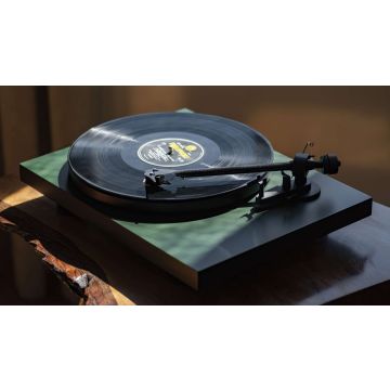 Platine Vinyle PRO-JECT DEBUT CARBON 